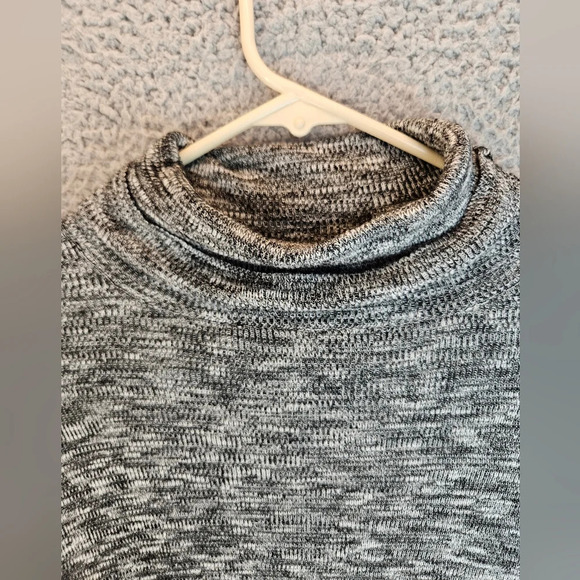 Moth Anthropologie Womens Black & Ivory Marbled Turtle Neck Sweater Sz S - Picture 7 of 16